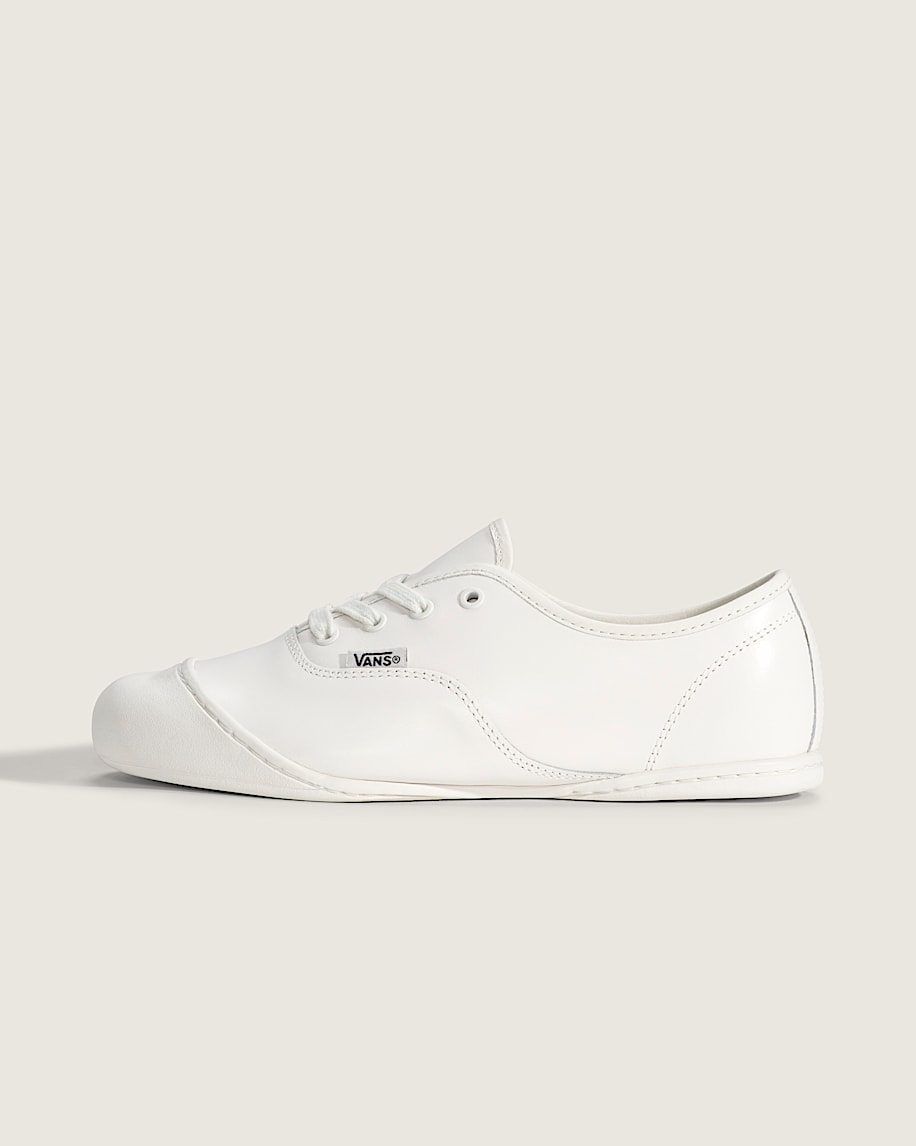 otw by vans x sr studio. la. ca. authentic 44 prima