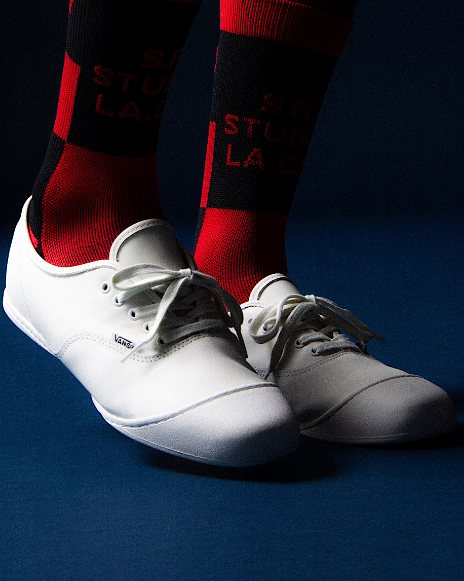 otw by vans x sr studio. la. ca. authentic 44 prima