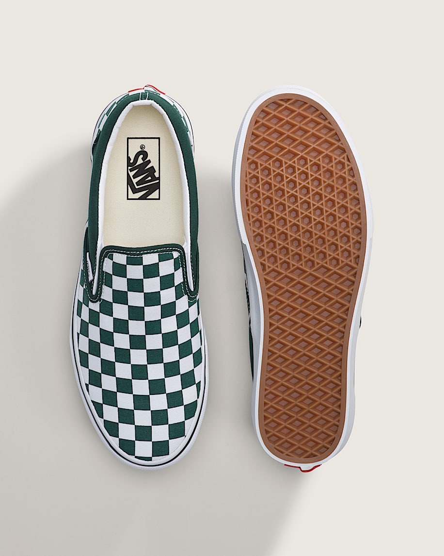 klassischer slip-on-schuh mit schachbrettmuster